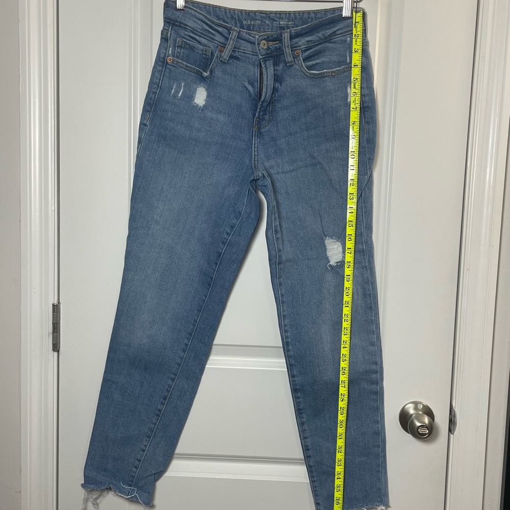 Old Navy Light Wash Distressed Jeans Raw Hem Straight Leg Casual Trendy - Picture 8 of 9